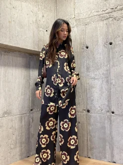 Glamorous Glamorous Care: Our Sustainable Collection|Blouses & Shirts|Black Amber-Yellow Flower Oversized-Shirt -
