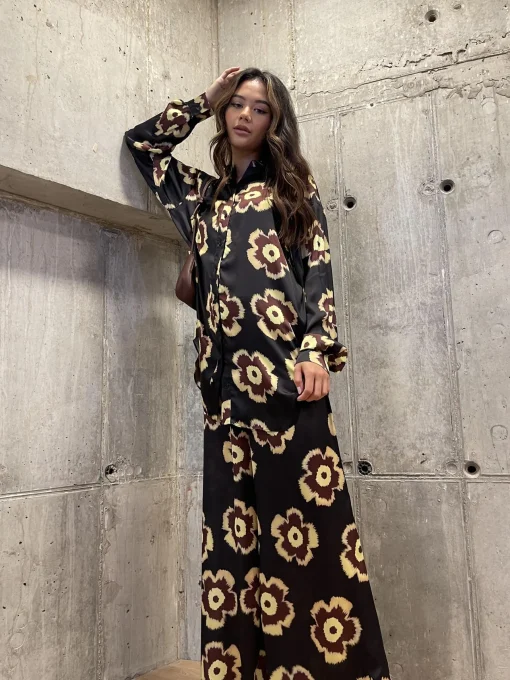 Glamorous Glamorous Care: Our Sustainable Collection|Blouses & Shirts|Black Amber-Yellow Flower Oversized-Shirt -
