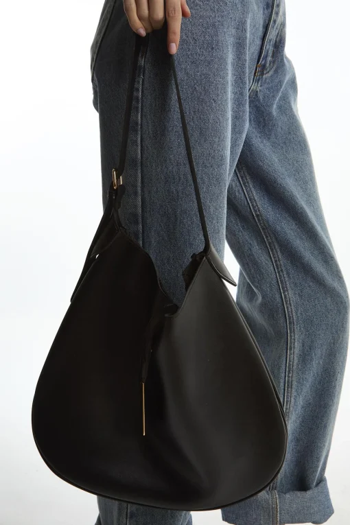 Glamorous Shoulder Bags|Black Gold Clasp Shoulder-Bag -