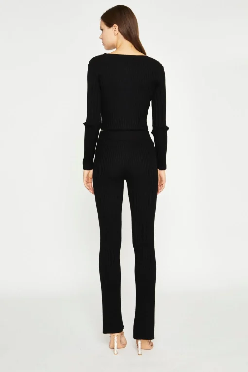 Glamorous Jet Setter|Crops, Corsets & Bodysuits|Black Knitted V-Neck Crop-Top -