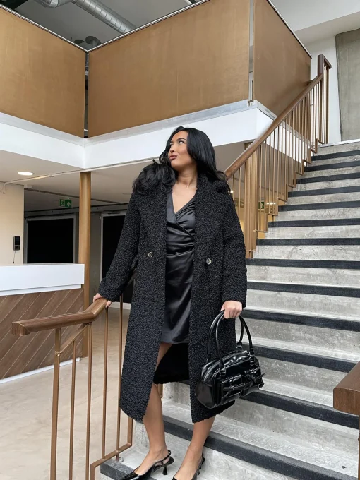 Glamorous Coats|Black Teddy-Fur Longline-Coat -