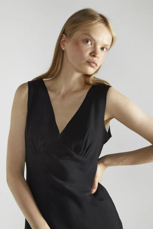 Glamorous Day Dresses|Midi & Midaxi Dresses|Black V-neck Midi-Dress -