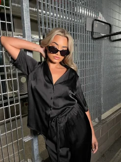 Glamorous Workwear|Jet Setter|Black-Satin Resort Long-Shirt -