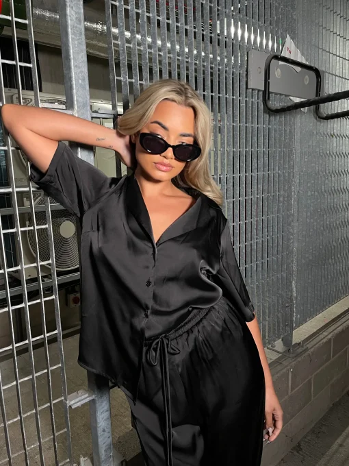 Glamorous Workwear|Jet Setter|Black-Satin Resort Long-Shirt -