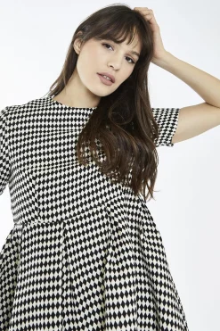 Glamorous Day Dresses|Mini Dresses|Black-White Diamond Crew-Neck Skater Mini-Dress -