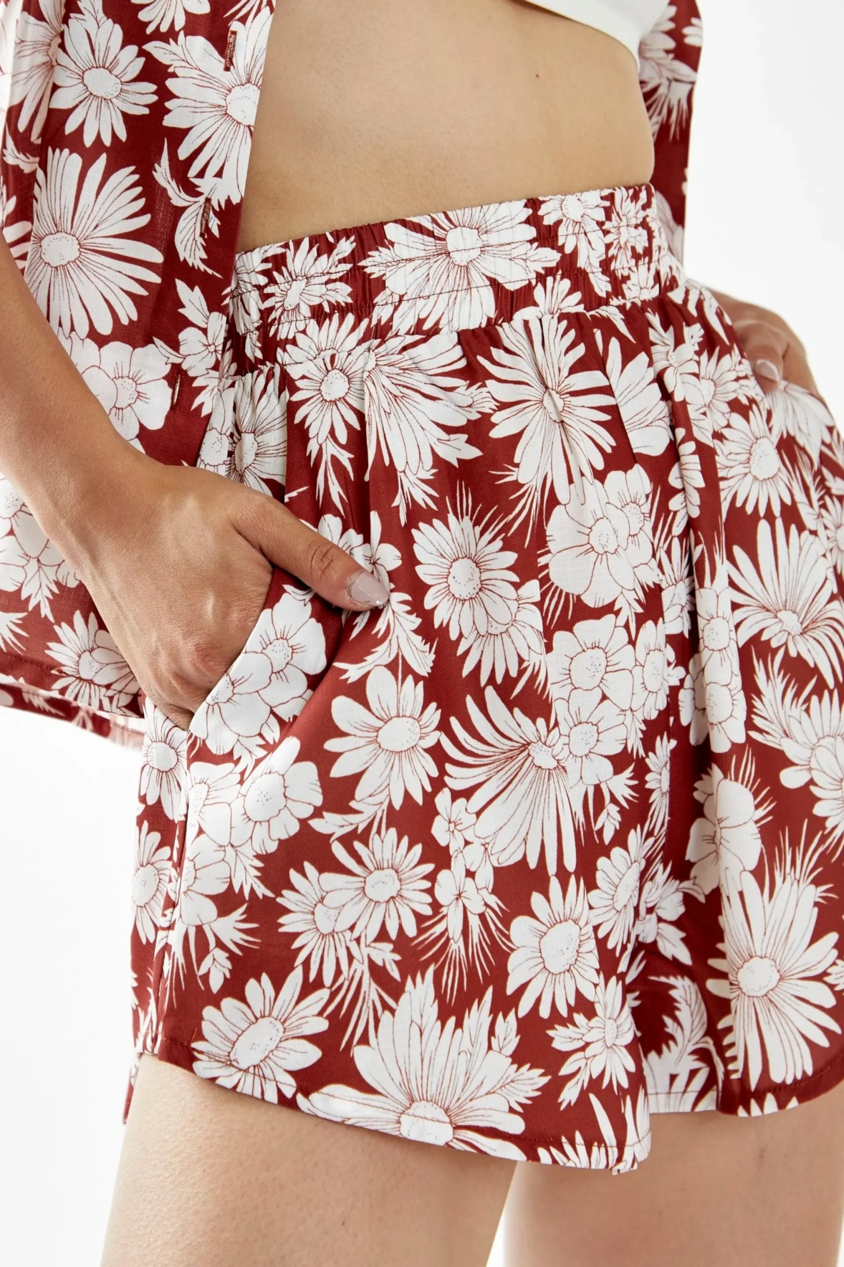 Glamorous Jet Setter|Chic Escapes|Brown Resort-Floral Shorts -