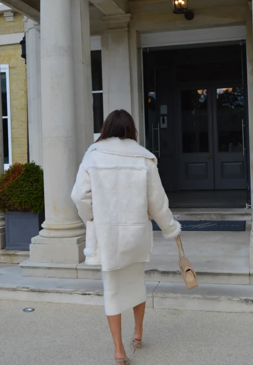 Glamorous Workwear|Go To Partywear|Cream Shearling Oversized-Collar Jacket -