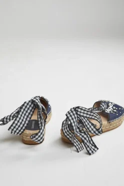 Glamorous Chic Escapes|Sandals|Denim Strappy Sandals -