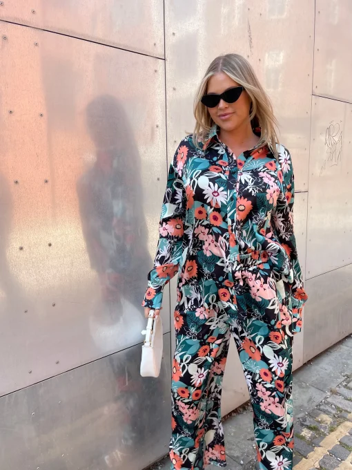 Glamorous Glamorous Curve|Garden Floral Long Sleeve shirt -