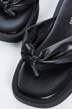 Glamorous Jet Setter|Chic Escapes|Black Toe Post Sandals -