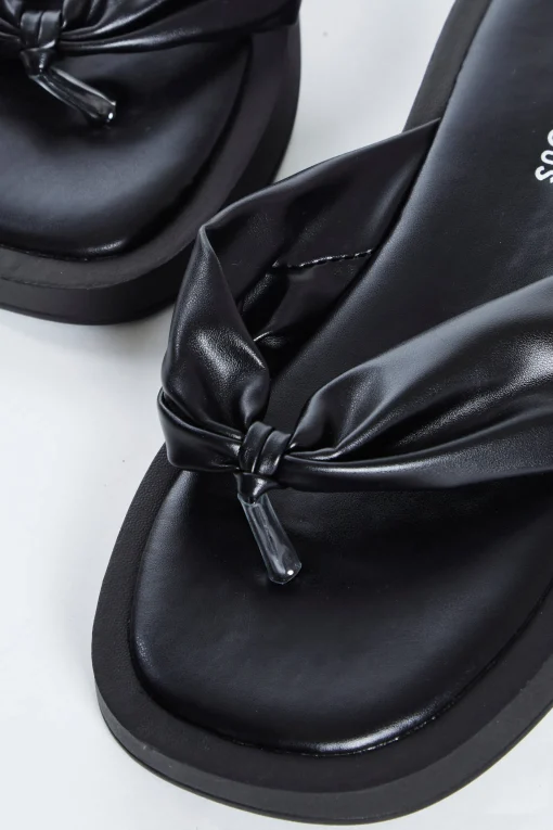 Glamorous Jet Setter|Chic Escapes|Black Toe Post Sandals -