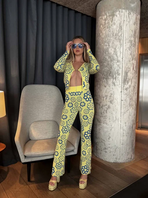 Glamorous Co-ords|Flares|Blue Yellow Flowers Intarsia Knit Flared Trousers -