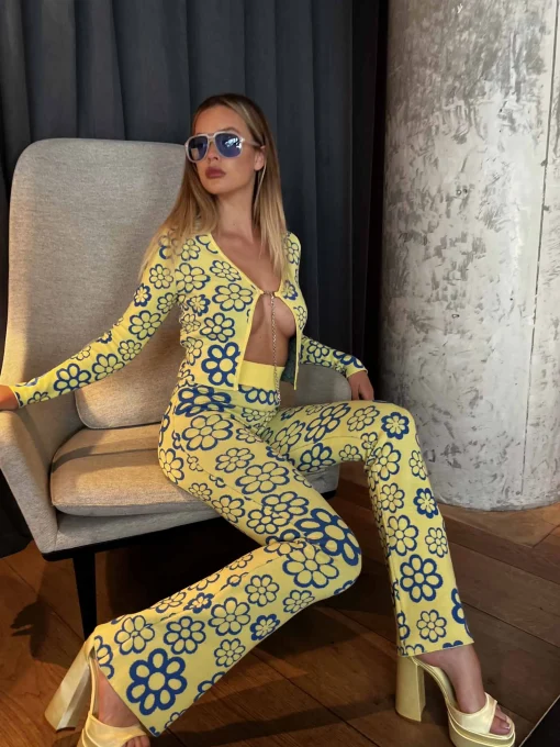 Glamorous Co-ords|Flares|Blue Yellow Flowers Intarsia Knit Flared Trousers -