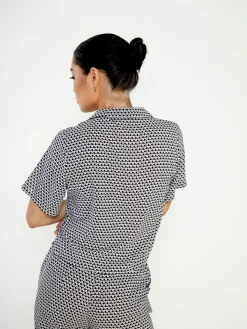Glamorous Blouses & Shirts|Geometric Ditsy Button Front Short Sleeve Shirt -