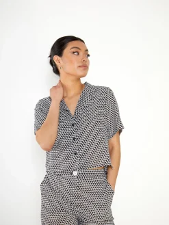 Glamorous Blouses & Shirts|Geometric Ditsy Button Front Short Sleeve Shirt -