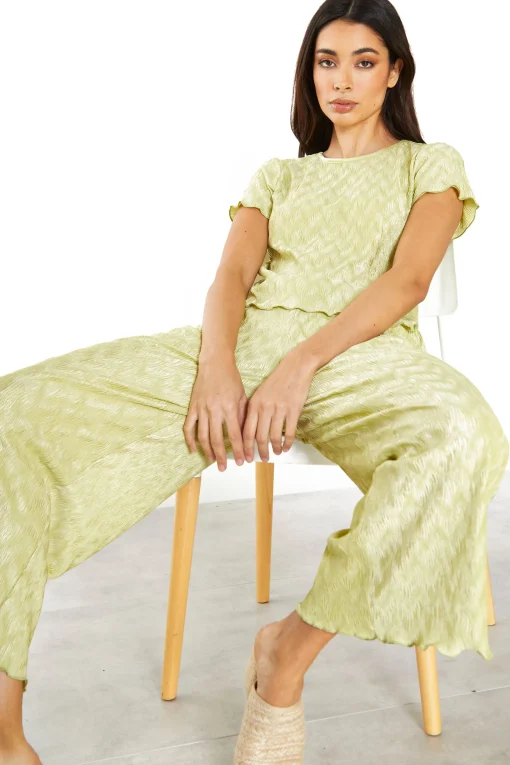 Glamorous Chic Escapes|Jet Setter|Green Plisse Lettuce Hem Relaxed Trousers -