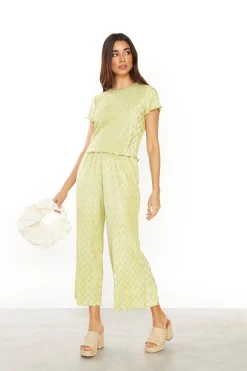 Glamorous Chic Escapes|Jet Setter|Green Plisse Lettuce Hem Relaxed Trousers -