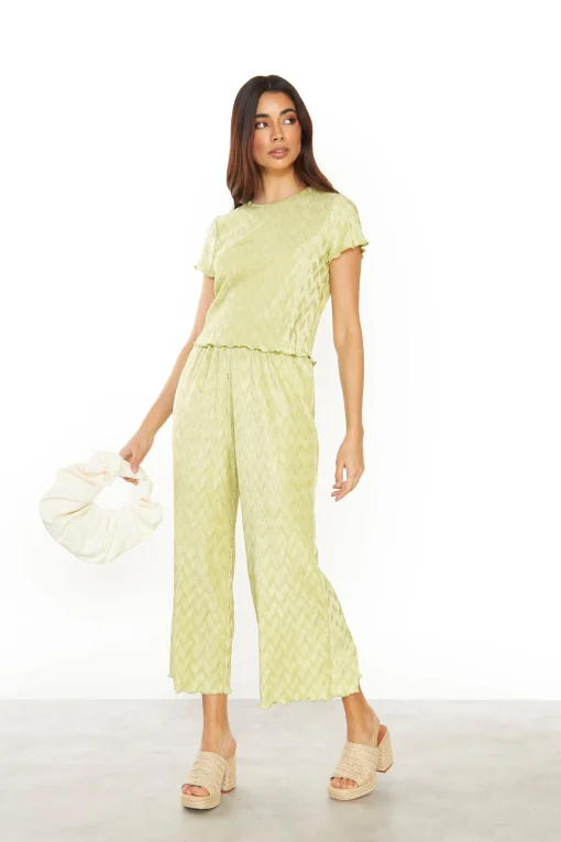 Glamorous Chic Escapes|Jet Setter|Green Plisse Lettuce Hem Relaxed Trousers -