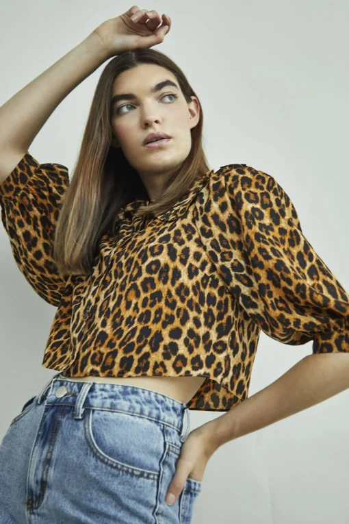 Glamorous Blouses & Shirts|Leopard Print Long Sleeve High Neck Crop Top -