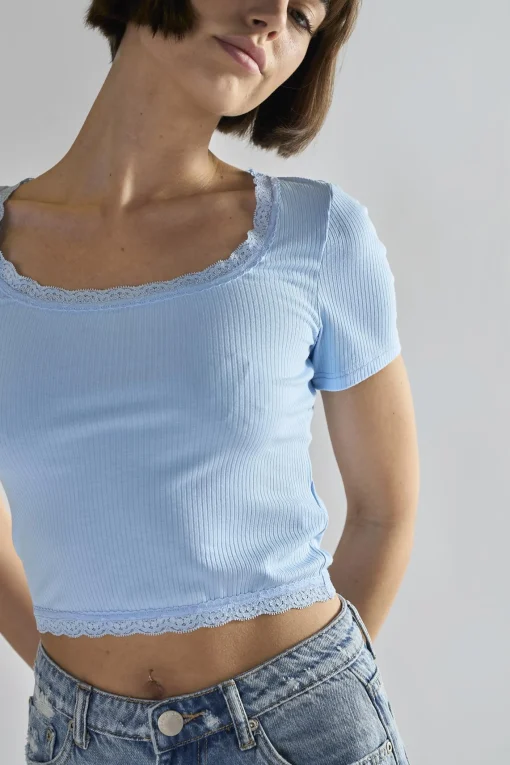 Glamorous Tops & T-shirts|Light-Blue Square-Neck-Crop Tops -