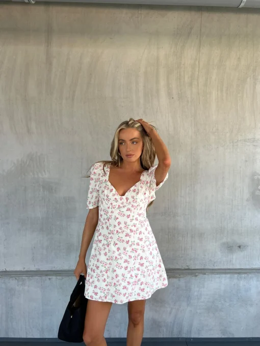 Glamorous Dresses|Chic Escapes|Lola Bust Cup Skater Mini Dress with Cut-Out Back -Cream Pink Bouquet -