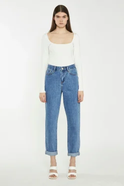 Glamorous Chic Escapes|Mom Jeans|Mid Stonewash Mom Jeans -