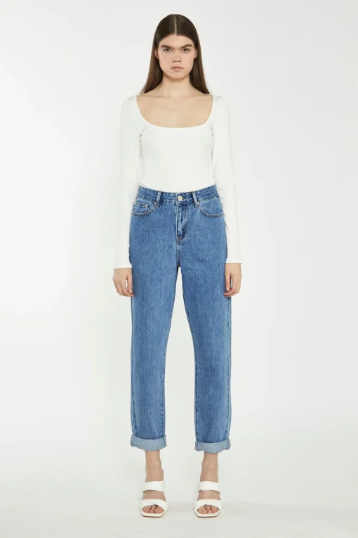Glamorous Chic Escapes|Mom Jeans|Mid Stonewash Mom Jeans -