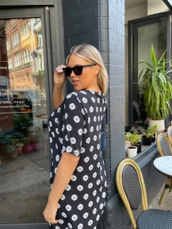 Glamorous Workwear|Chic Escapes|Mono-Daisy T-Shirt Mini-Dress -