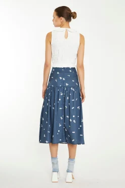 Glamorous Chic Escapes|Crops, Corsets & Bodysuits|Off White Smocked Collar Crop-Top -