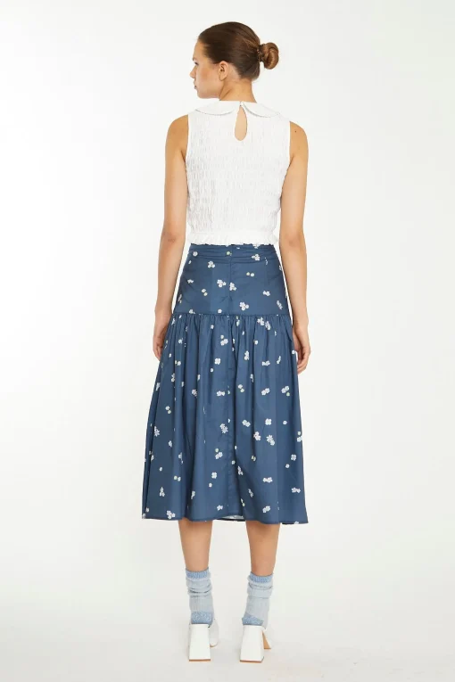 Glamorous Chic Escapes|Crops, Corsets & Bodysuits|Off White Smocked Collar Crop-Top -