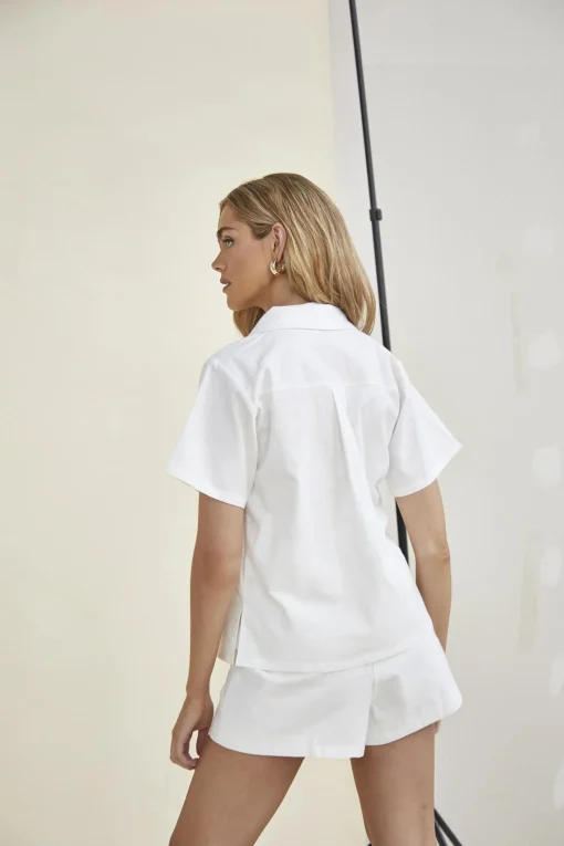 Glamorous Blouses & Shirts|Off-White Collared Short-Sleeve Shirt -