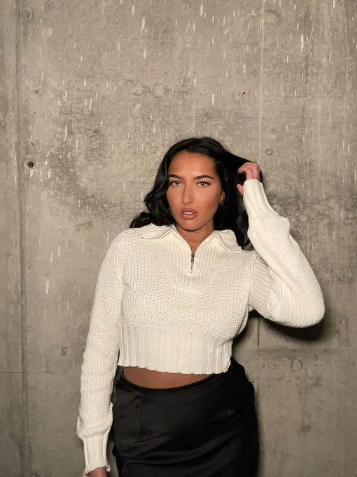 Glamorous Jumpers|Off-White Crew Neck Cropped Length-Jumper -
