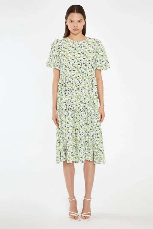 Glamorous Best Dressed Guest|Chic Escapes|Retro Daisy Tiered Midi-Dress -