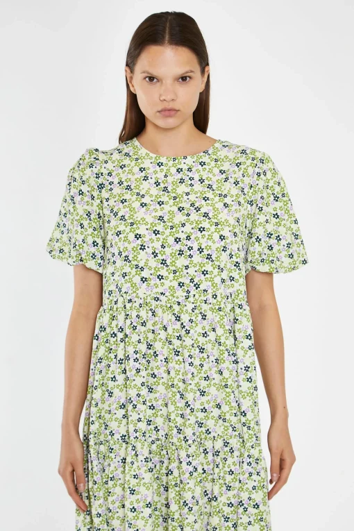 Glamorous Best Dressed Guest|Chic Escapes|Retro Daisy Tiered Midi-Dress -