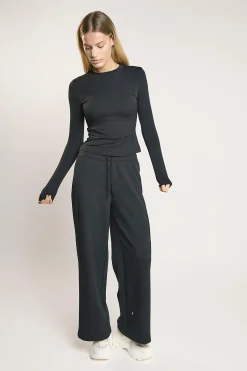 Glamorous Tops|Signature Black Long-Sleeve- Top -