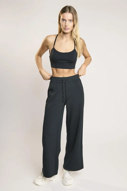 Glamorous Tops|Signature Black Scoop-Neck Crop-Top -
