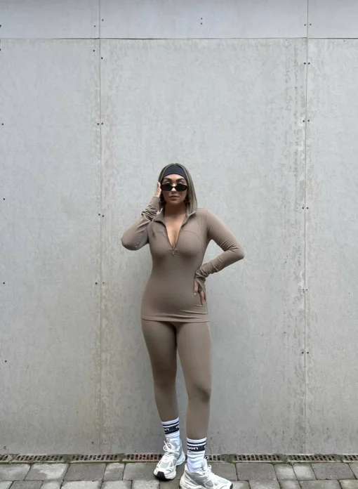 Glamorous Tops|Activewear|Signature Half Zip Long Sleeve Top - Cocoa -