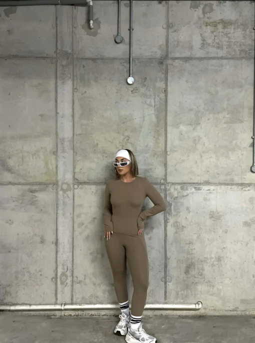 Glamorous Tops|Activewear|Signature Long Sleeve Top - Cocoa -