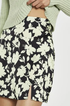 Glamorous Mini Skirts|Soft-Lime Black-Floral Notch-Split Mini-Skirt -