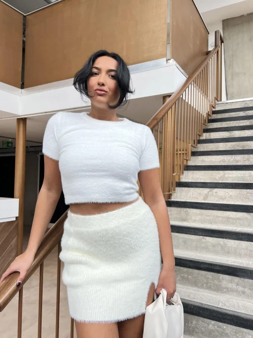 Glamorous Jumpers|White Crew-Neck Crop-Jumper -