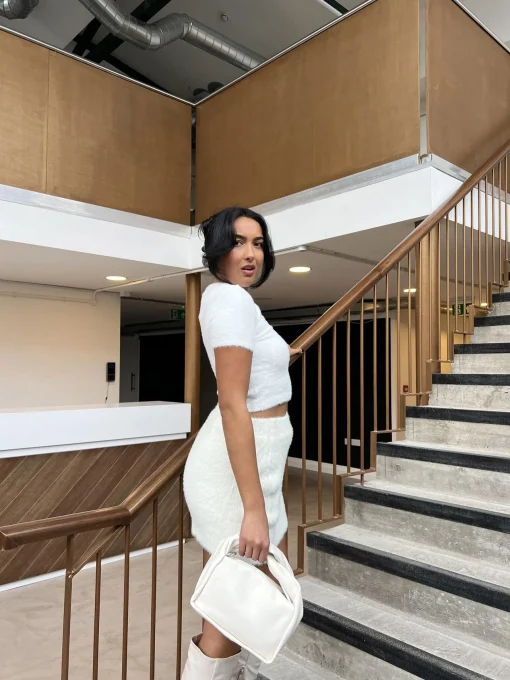Glamorous Jumpers|White Crew-Neck Crop-Jumper -