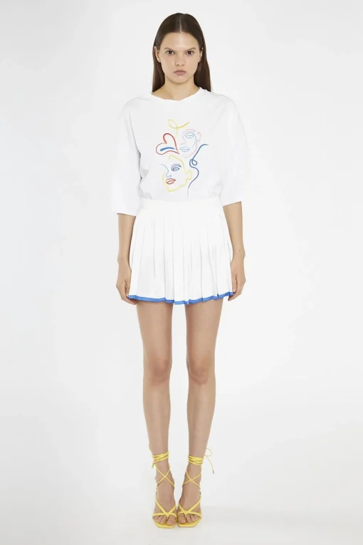 Glamorous Jet Setter|Chic Escapes|White Embroidered Oversized-T-Shirt -