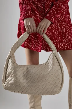 Glamorous Shoulder Bags|White Woven Oversized Shoulder-Bag -